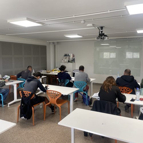docencia aula saltoki